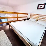 Vibrant Center Apartment