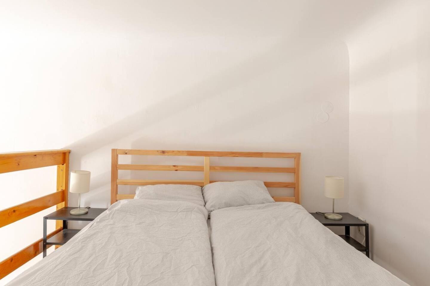 Vibrant Center Apartment *