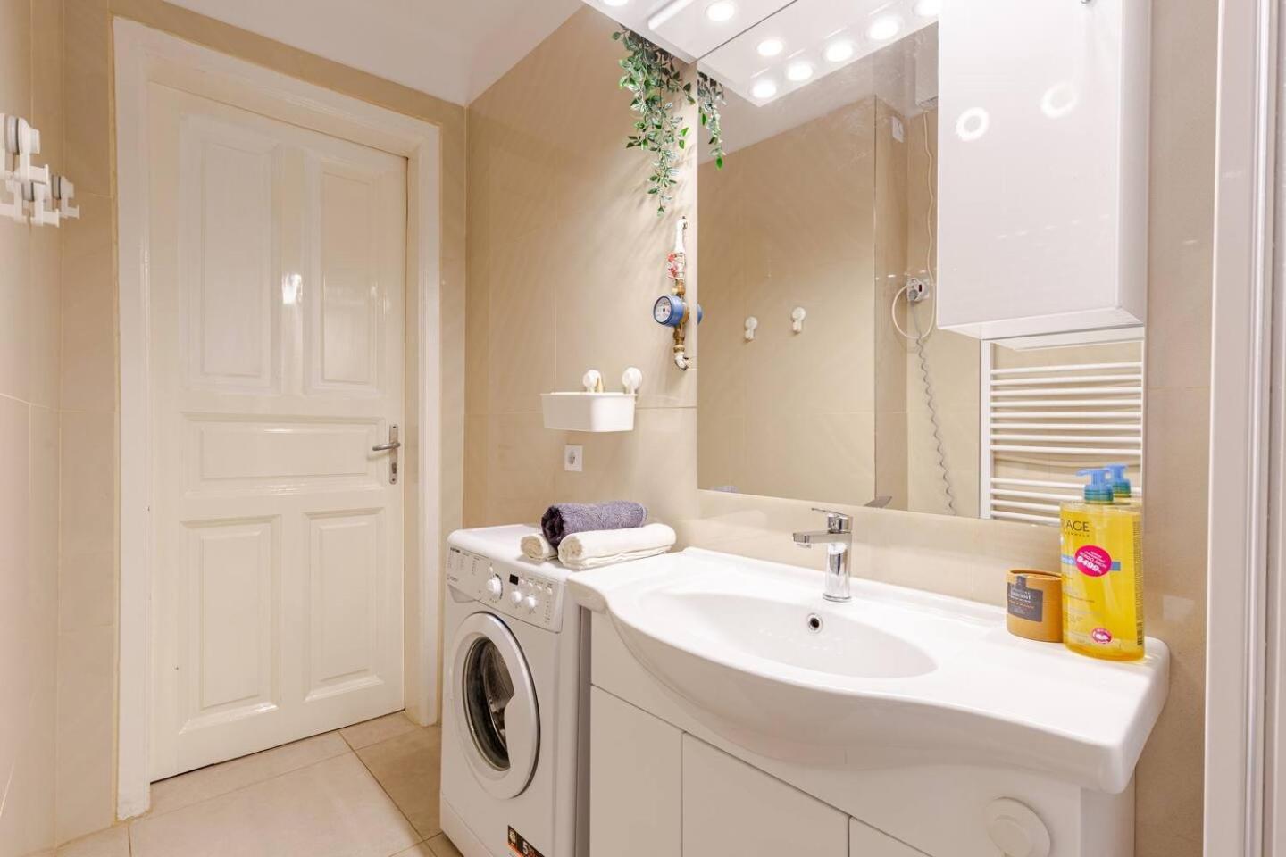 Vibrant Center Apartment Budapest